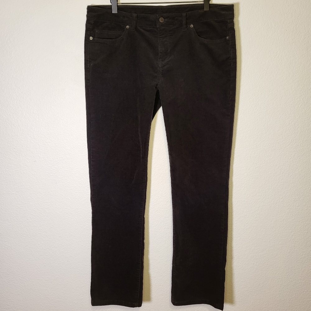 Patagonia Straight Fit Regular Corduroy Jeans size 32 in Dark Forest Green